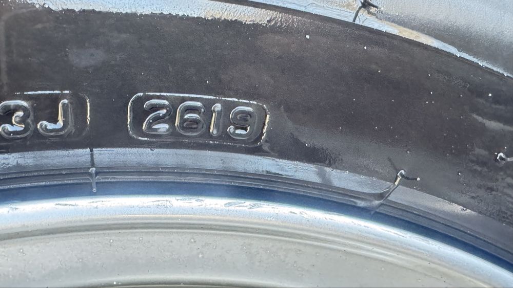 Продавам зимни гуми Bridgestone 235/65 R17 с джанти