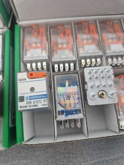 Relee releu Kuhnke 230vac 4x10A  Schneider Electric 4x5A  automatizari