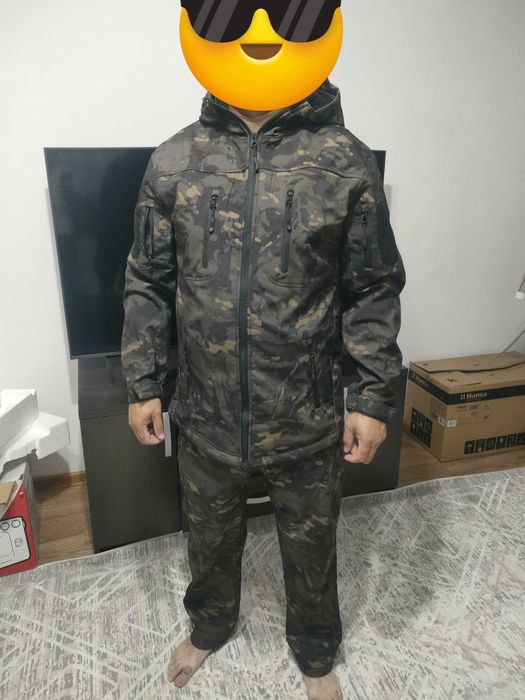 Срочно продается костюм осень,,весна