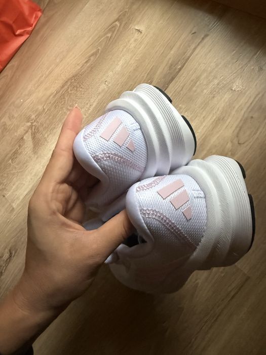 Нови маратонки adidas