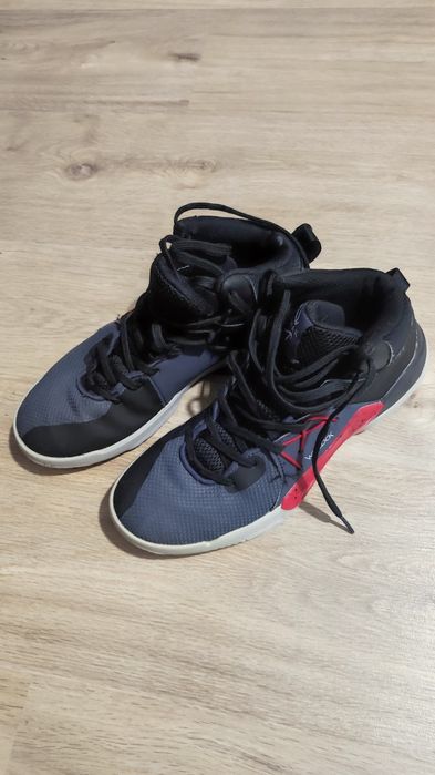 Încălțăminte sport baschet 41