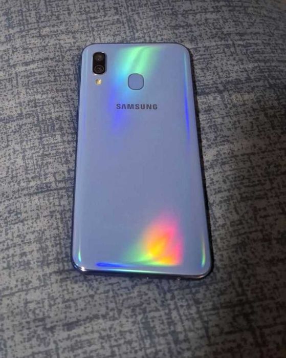 Samsung Galaxy A40 – използван, с калъф (3 бр), отлично състояние