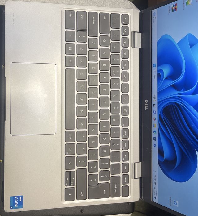 Dell Latitude  3330 i5 1155 G7