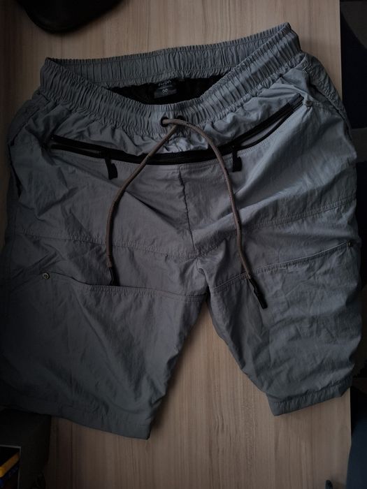 Luda къси панталони