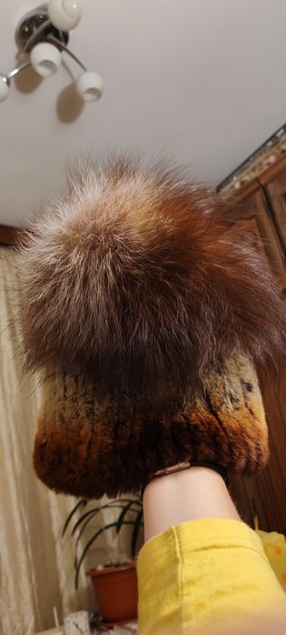 Vând caciula de blana naturala