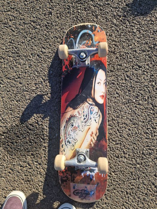 Vând placa de skate