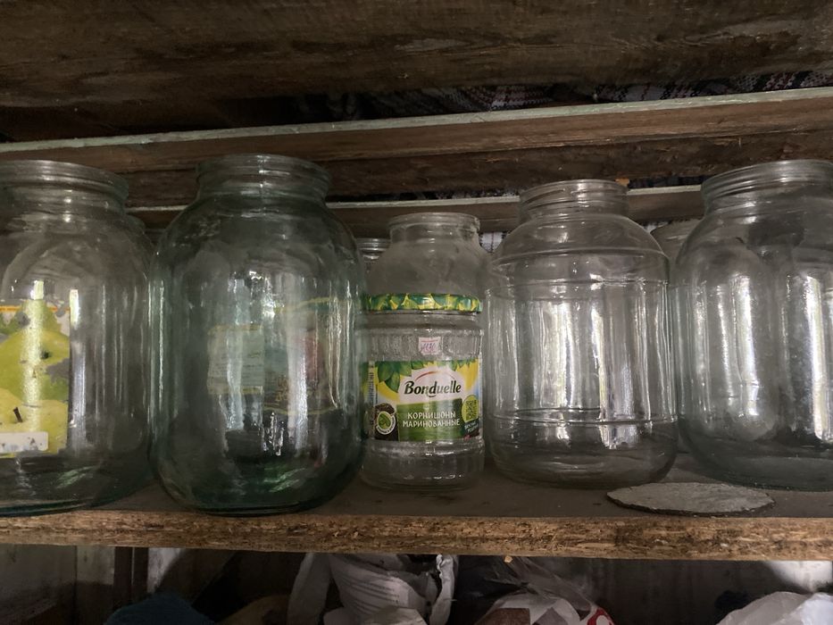 2 литровые банки по 100 тенге