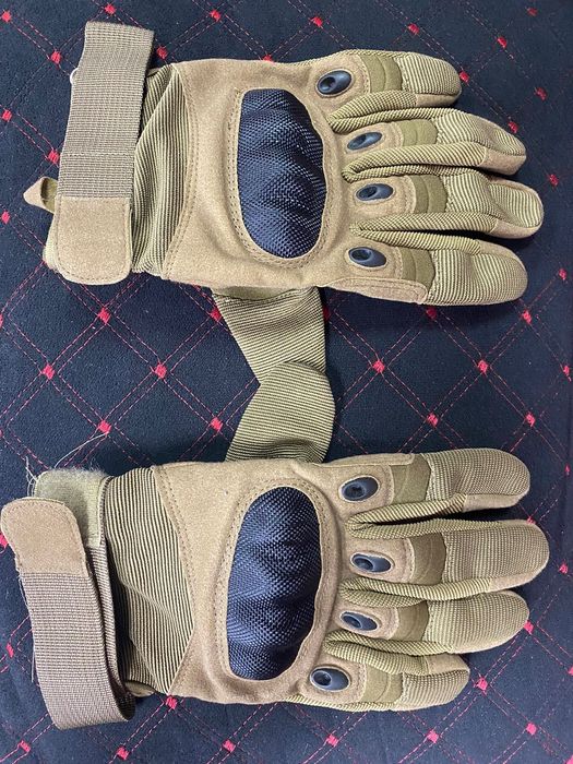 Перчатка с пластиковыой проставкой