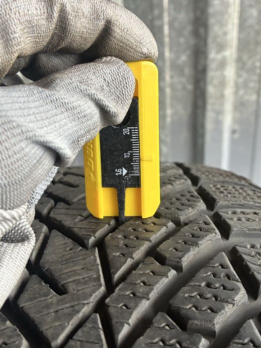 235/60/18 Зимни Пирели