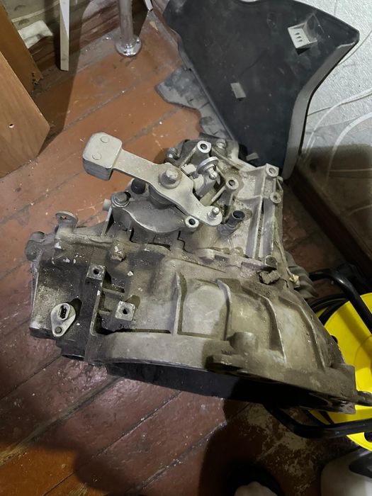 Продам запчасти на приора2