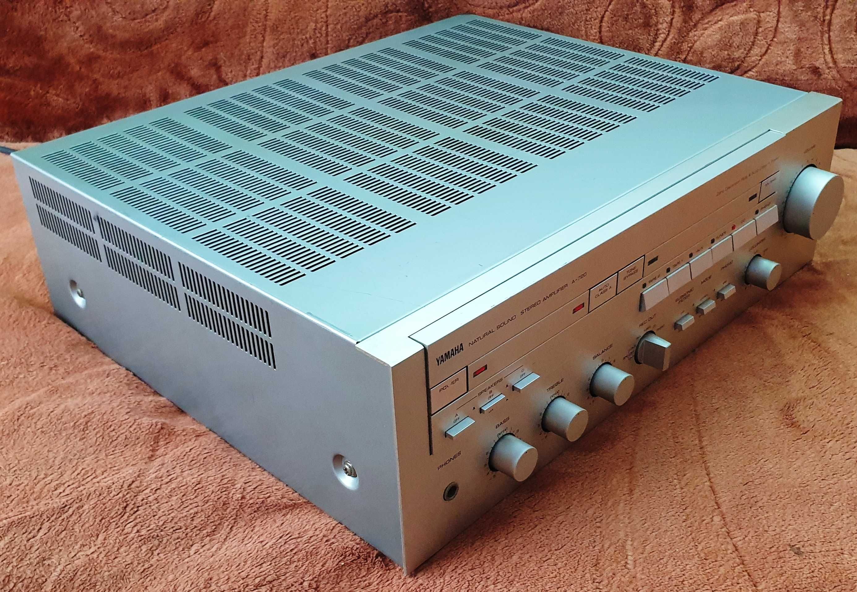 Yamaha A-720 amplificator vitange 2X105W pe 8 Ohm