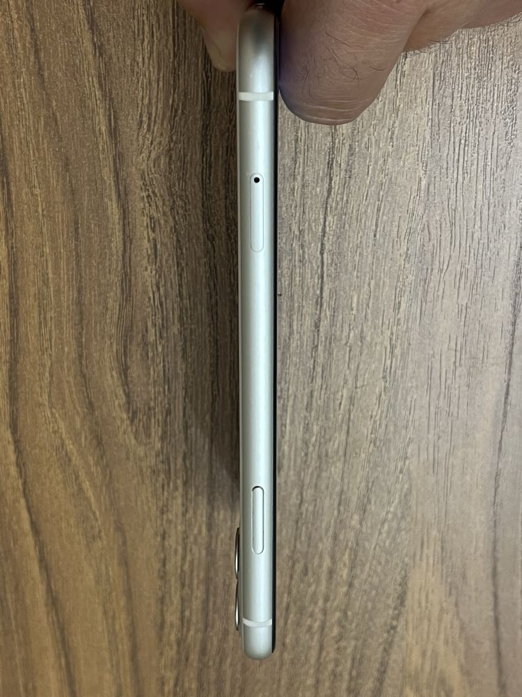 Iphone 11 - перфектен