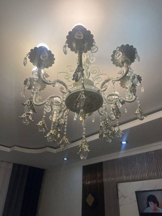 Продается люстра