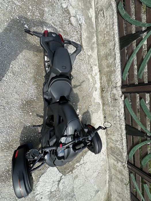 Can-Am Ryker 900 / 1100 km - Se conduce Cu B