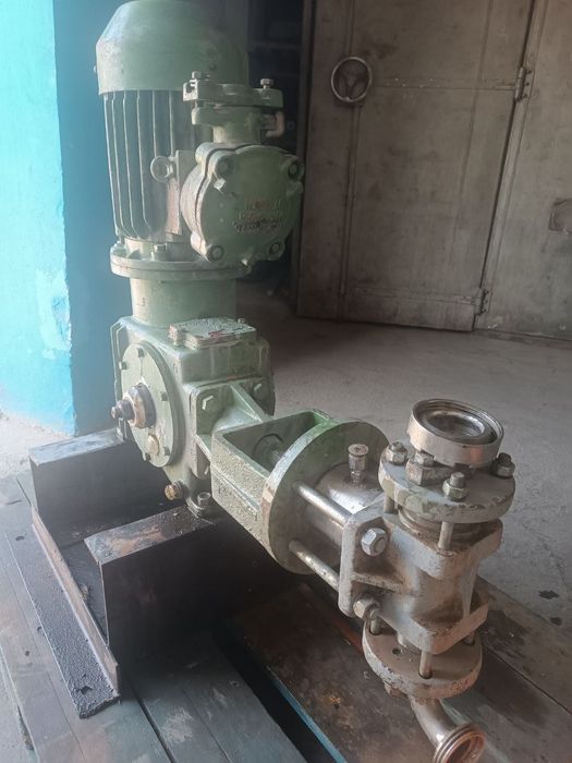 Насос для масла и воды