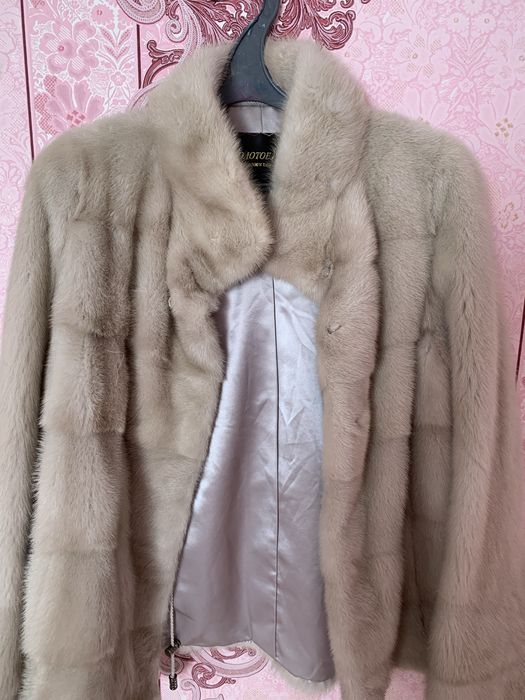 Шуба беж цвет 44 размер