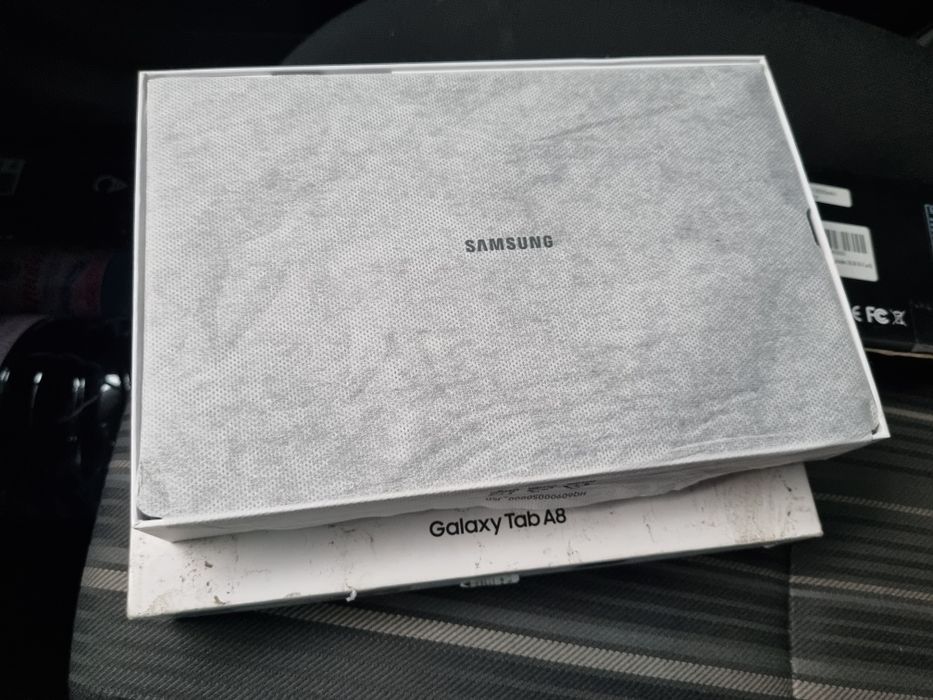Tableta Samsung a8 cu sim