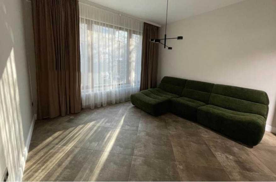 Дава се под наем Тристаен апартамент в София, Лозенец - 91 кв.м за 850 € - Снимка #2