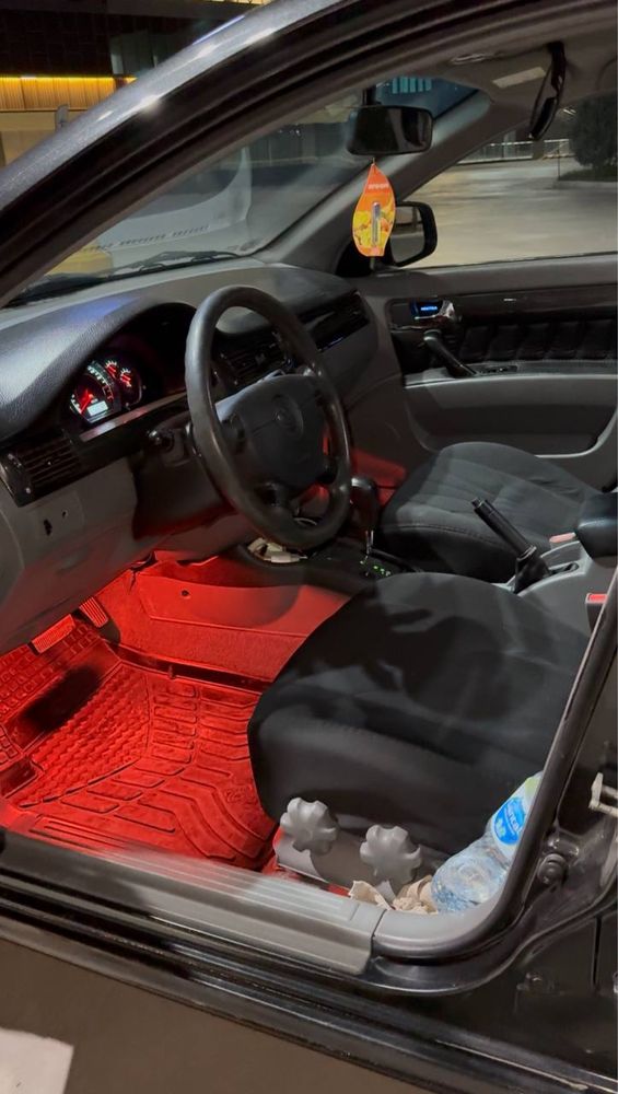 Qora jentra 2014 yil qora rang 252.000 yurgan 4 gaz p