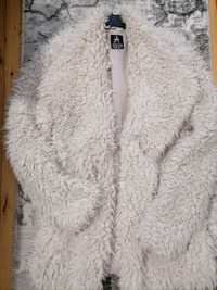 Дамско бяло пухено палто