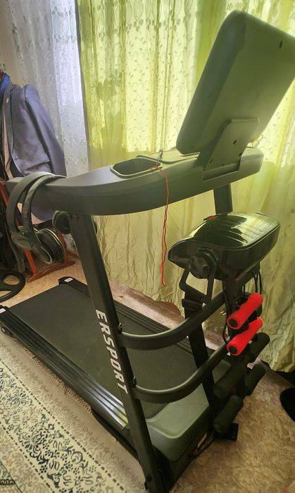 Спортивный беговая дорожка