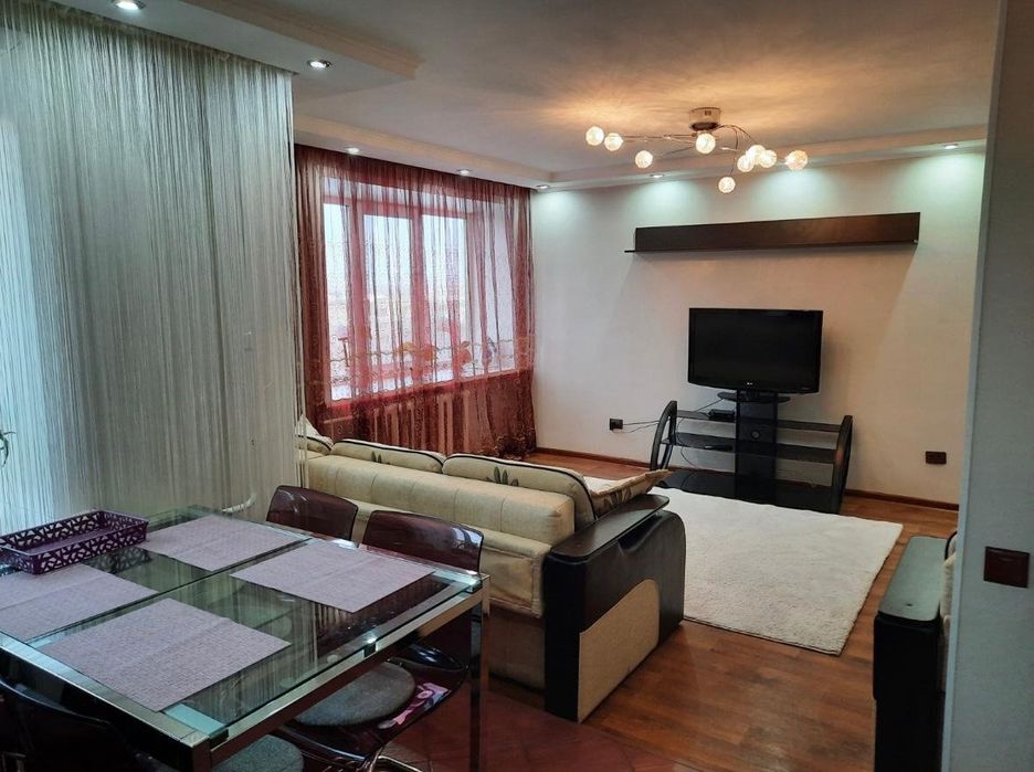 Продам 3 комнатную квартиру в районе Пирамиды 27400