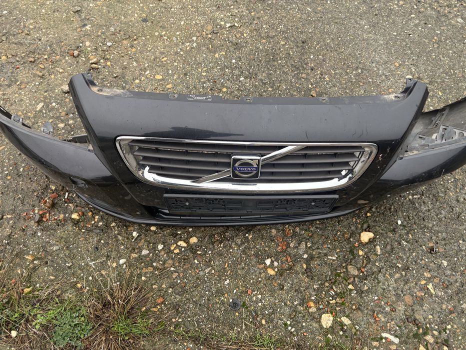 Volvo v50 face 2010 година Предна Броня