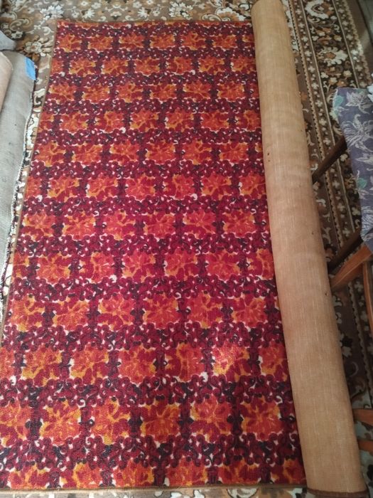 Палас и коврик натуральный.,б/у после химчистки. цены в объявленим