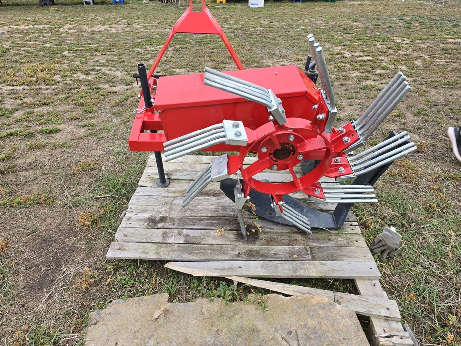 Vând: Mașină de plantat cartofi și Mașină de recoltat cartofi