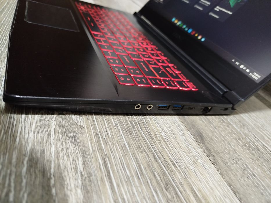 MSI  Intel Core i5-10500H NVIDIA GTX 1650 4GB