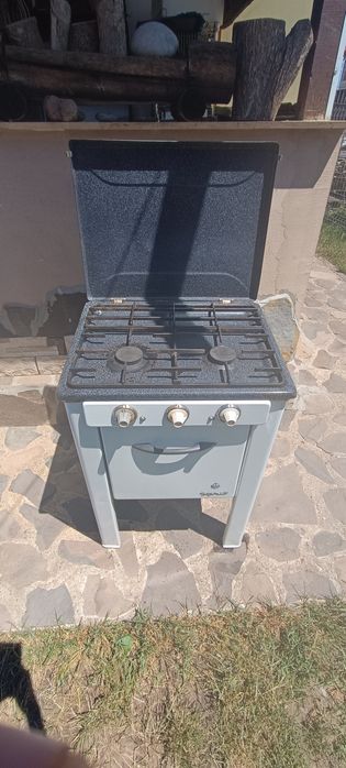 Mini aragaz cu cuptor funcționabil