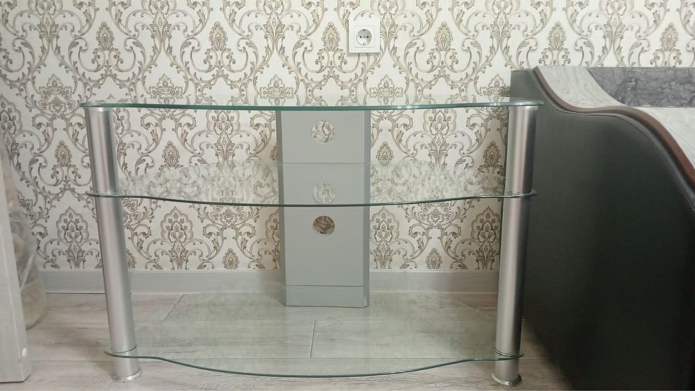 Продам стеклянную подставку