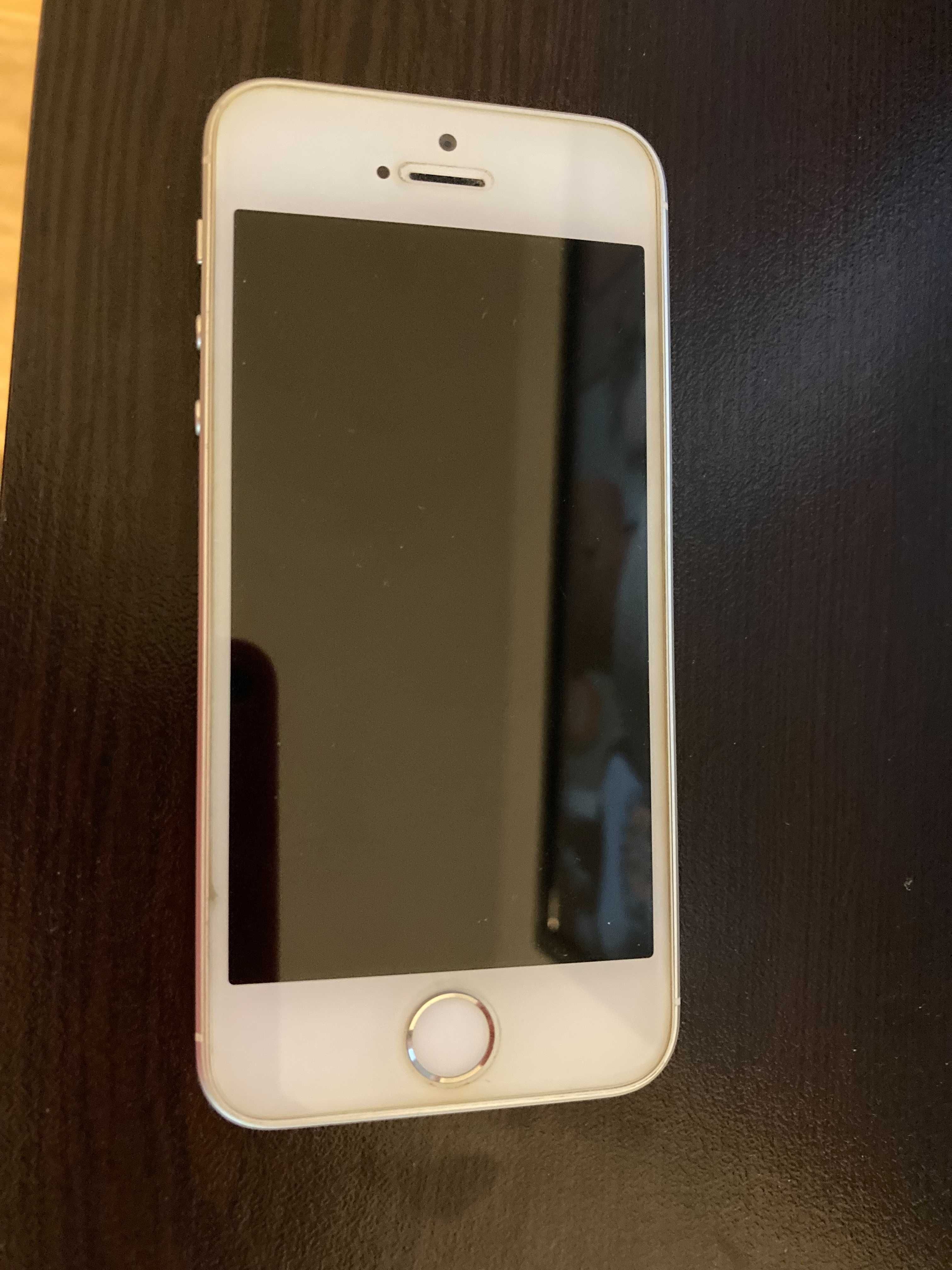 Iphone SE 16 GB {Много запазен}