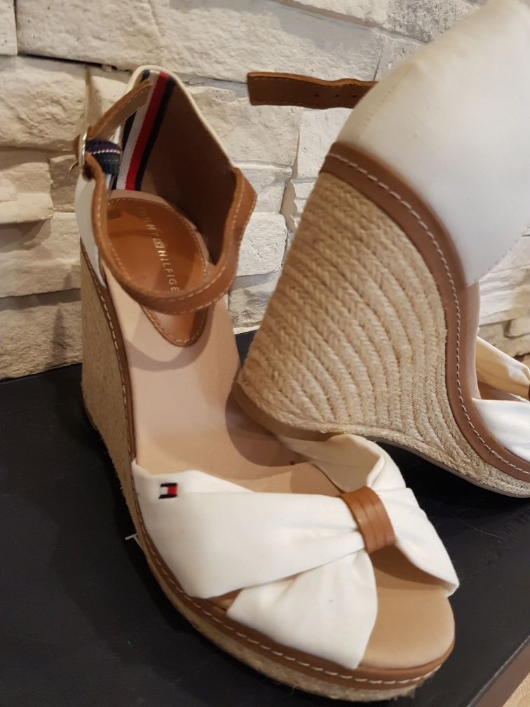 Sandale platformă Tommy Hilfiger 37