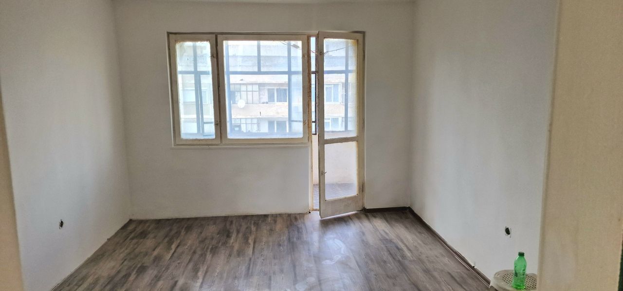Продава се Тристаен апартамент в Търговище, Вароша - 75 кв.м за 884 €/кв.м - Снимка #11