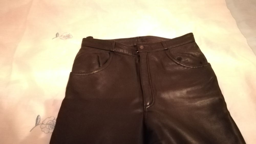 Pantaloni piele dama