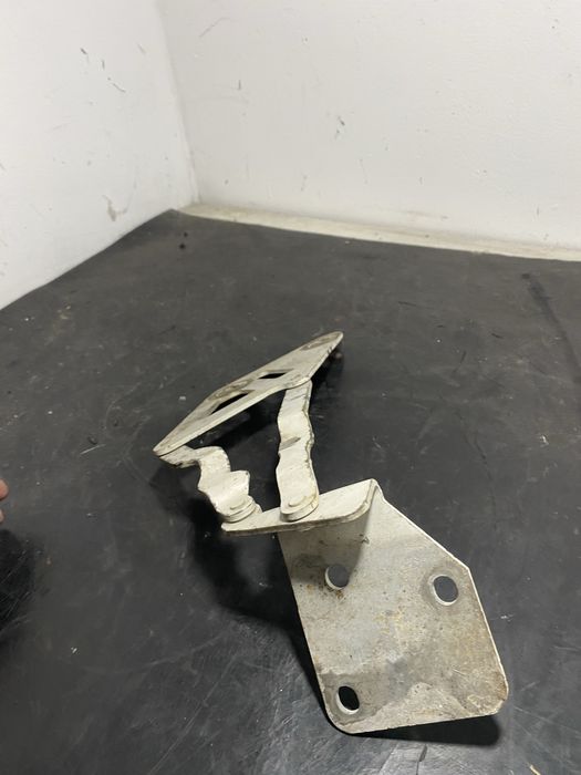 Balamaua stanga capota Volkswagen Vw LT 1995-2006 | 2D0823301A