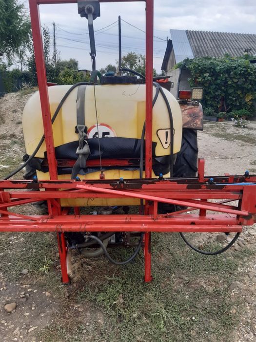 Tractor de vanzare si utilaje