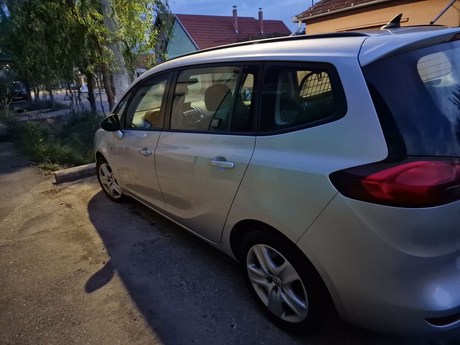 Vând Opel Zafira 2014