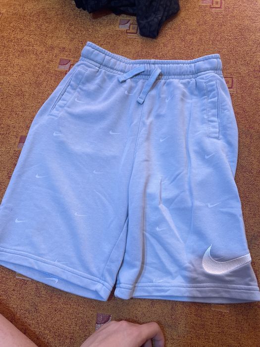 pantaloni scurti nike originali marimea XL copii adica S adulti