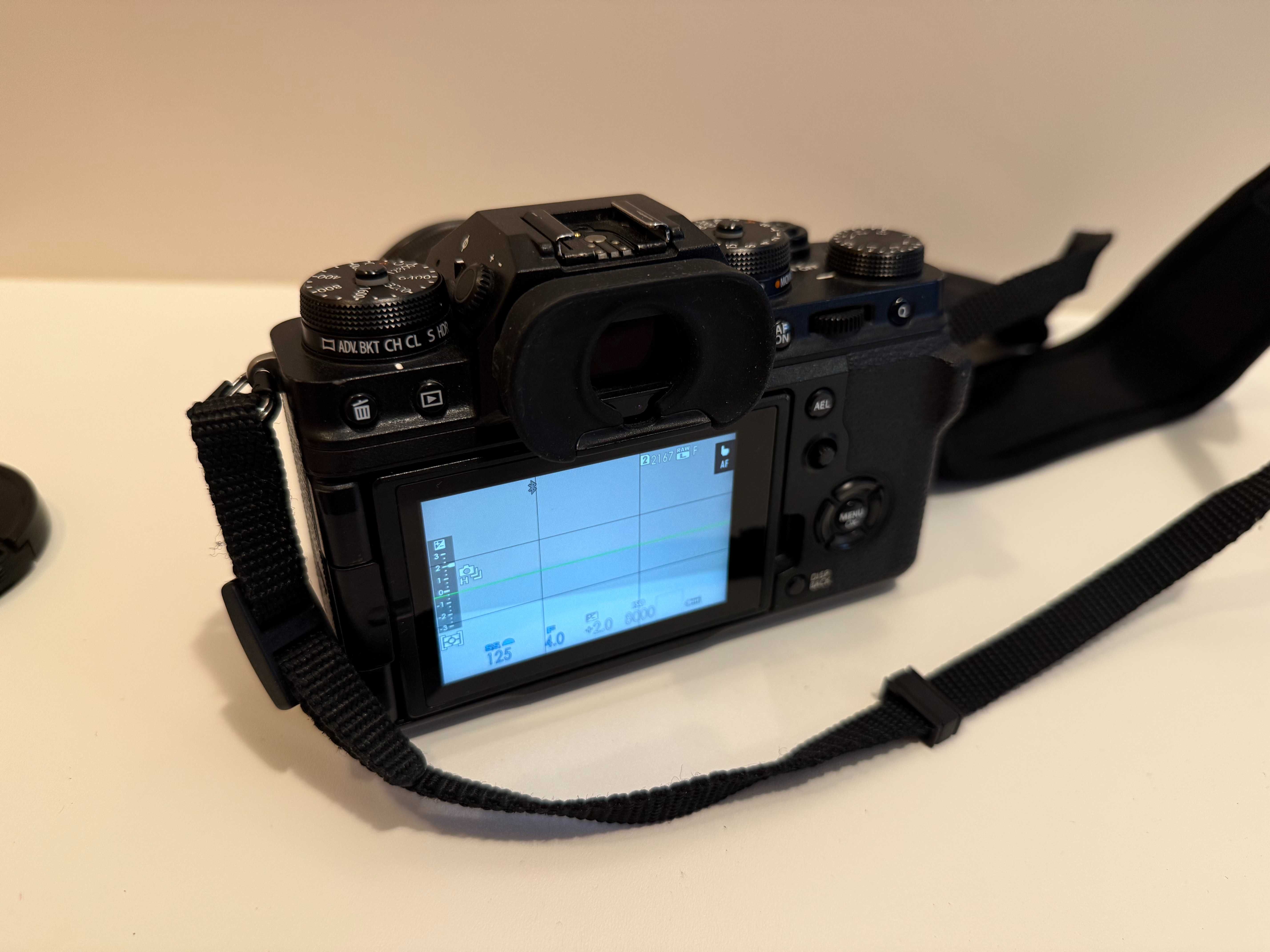 Фотоапарат Fujifilm X-T4 с обектив 18-55mm и аксесоари
