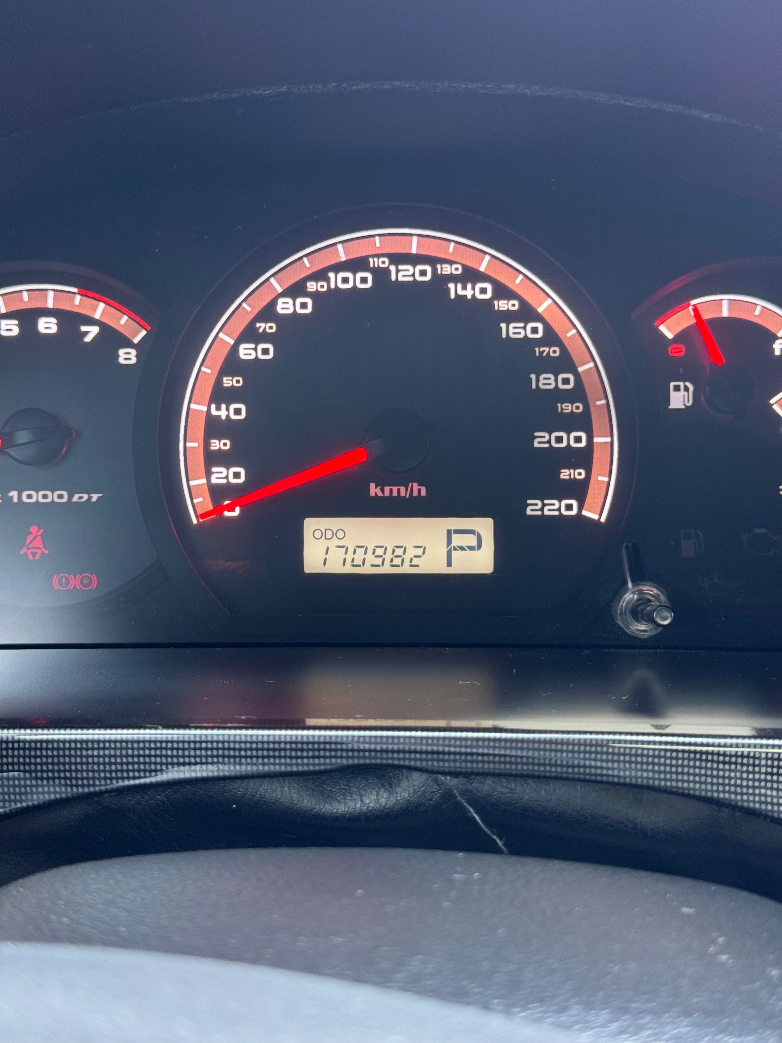 Срочно сотилади Лассети 1.6 л бензин.