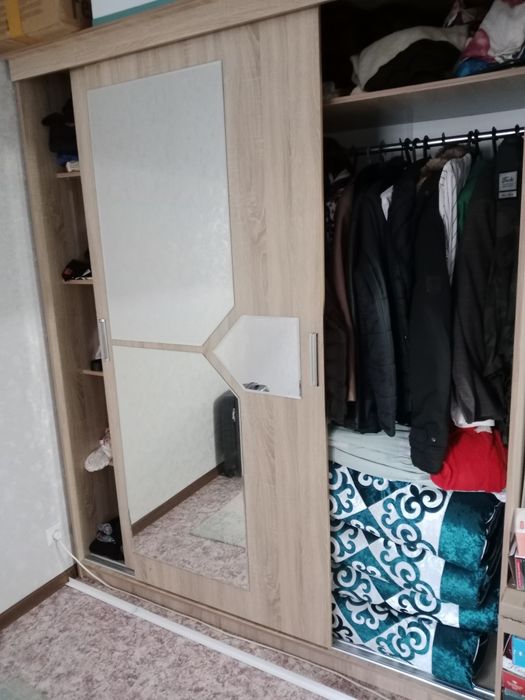 Продам шкаф купе 1 ,80 на 2,2 ширина 60см0 в хорошем состоянии самовыв