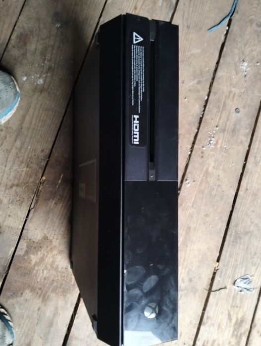 Xbox  de vânzare fara accesori nu știu nimica de el doar e in stare ok