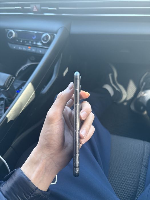 Iphone 11  64 гигабайт