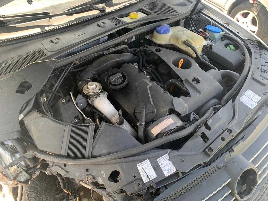dezmembrez passat b5.5 break/hayon/ usi fata /aripi passat b5.5/faruri