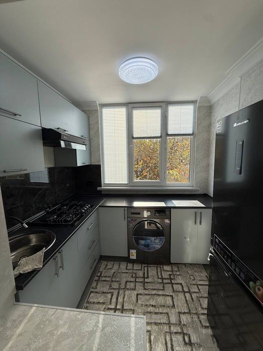 Срочно здесь аренду 3 комнатная адрес  партиезд сена 400 торг