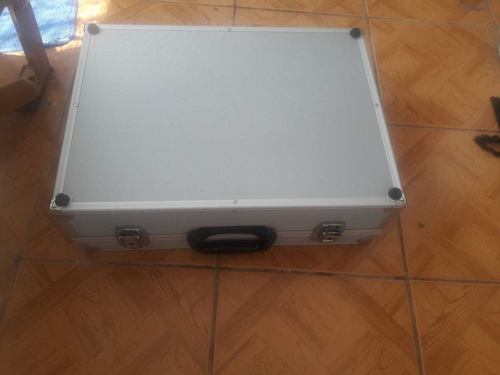 Vand  Flightcase (valiza) microfoane