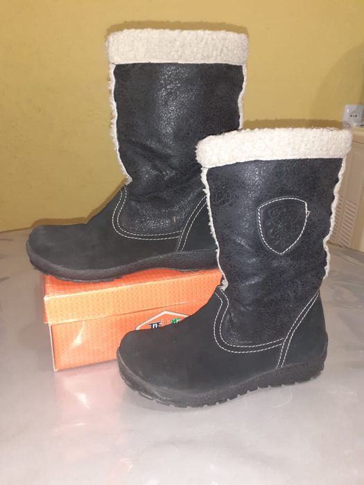 Продам детские сапоги