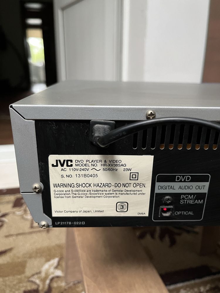 Проигрыватель DVD и кассеты JVC